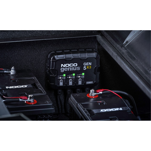 Chargeur de batterie embarqu&eacute; &agrave; 3 sorties de 15 amp&egrave;res Gen5X3 Genius Pronet Distribution