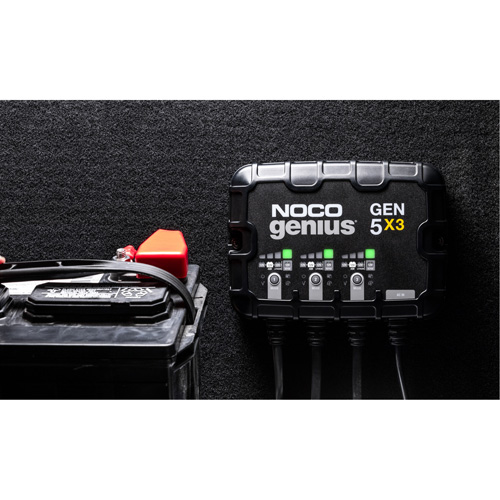 Chargeur de batterie embarqu&eacute; &agrave; 3 sorties de 15 amp&egrave;res Gen5X3 Genius Pronet Distribution