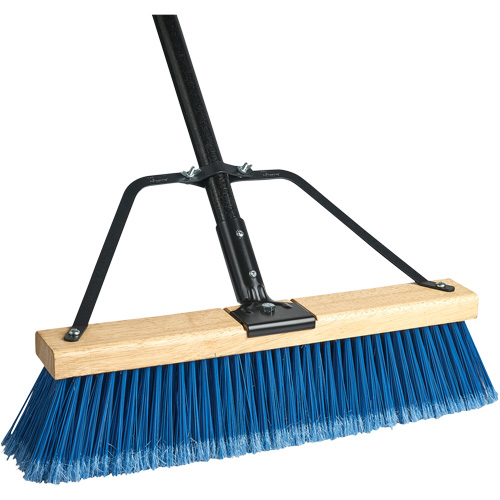 Balai-brosse &agrave; manche renforc&eacute; Ryno, 36", Fin, Soies PVC Pronet Distribution
