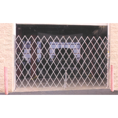 Barri&egrave;res de s&eacute;curit&eacute; galvanis&eacute;es repliables, Repliable simple fixe, 4' lo x 6' h d&eacute;ploy&eacute; Pronet Distribution
