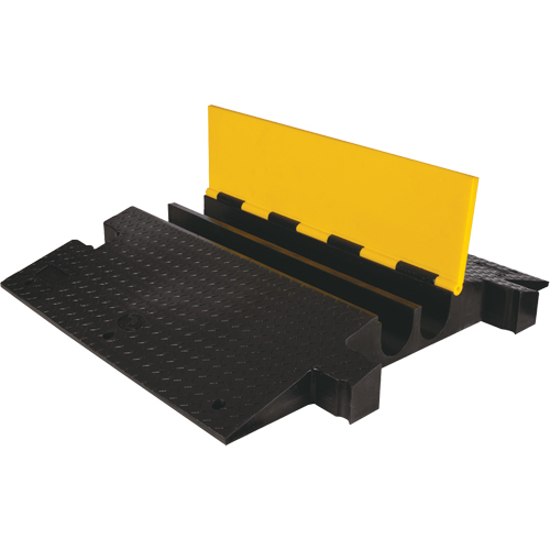 Protecteur de c&acirc;ble &agrave; traverse extr&ecirc;me Yellow Jacket, 2 canaux, 35,75" lo x 42,125" la x 5,125" h Pronet Distribution