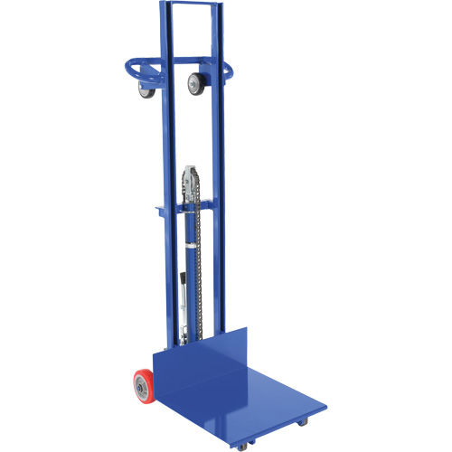 Gerbeur hydraulique &agrave; plateforme, M&eacute;canisme Pompe au pied, Capacit&eacute; de 400 lb, Levage max de 51-1/8" Pronet Distribution