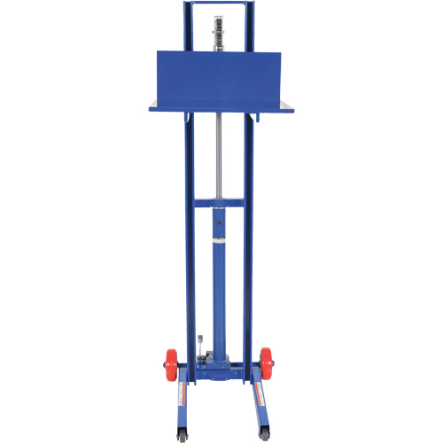 Gerbeur hydraulique &agrave; plateforme, M&eacute;canisme Pompe au pied, Capacit&eacute; de 400 lb, Levage max de 51-1/8" Pronet Distribution