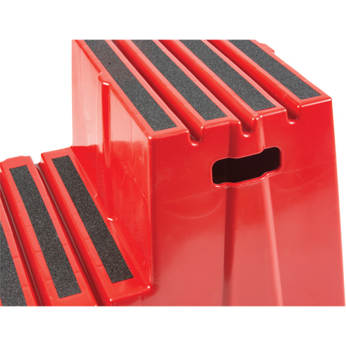Escabeau industriel, 2 marches, 26" x 22-7/16" x Hauteur 19-11/16" Pronet Distribution