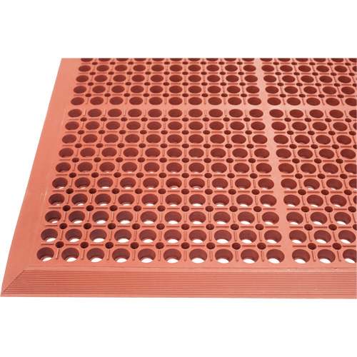 Competitor Series Mats, Slotted, 3' x 5' x 7/8", Orange, Natural Rubber Pronet Distribution
