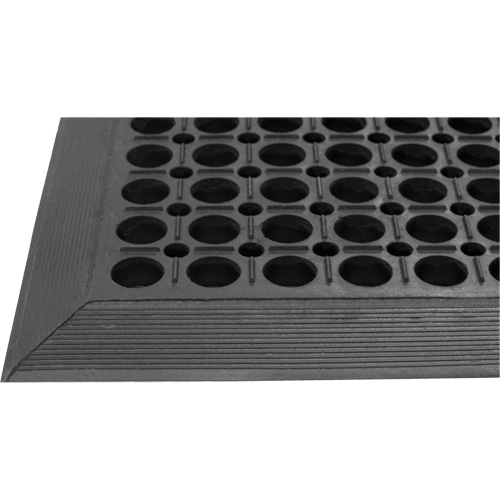 Competitor Series Mats, Slotted, 3' x 5' x 7/8", Black, Natural Rubber Pronet Distribution