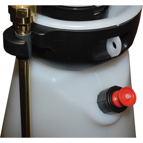 Vaporisateur de b&eacute;ton &agrave; compression s&eacute;rie industriel & entrepreneur, 3 gal. (13,5 L), Poly&eacute;thyl&egrave;ne, Lance de 24" Pronet Distribution