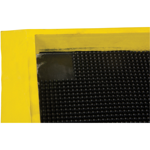 Foot Sanitizing Matting, Rubber, 2-2/3' W x 3-1/4' L x 2-1/2" Thick, Yellow Pronet Distribution