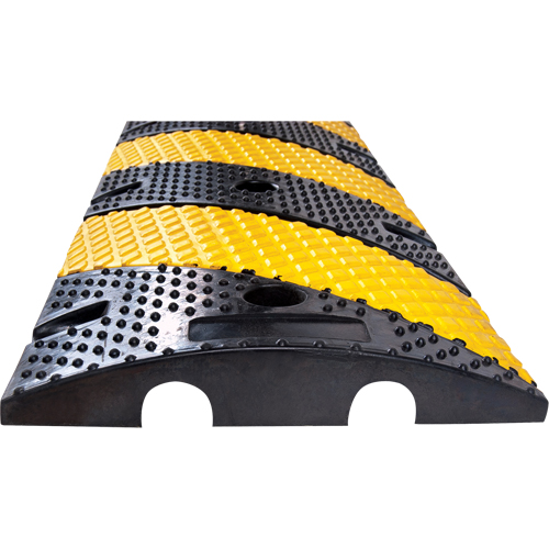 Bosse de d&eacute;c&eacute;l&eacute;ration, Caoutchouc, 4' lo x 11-3/4" la x 2" h Pronet Distribution