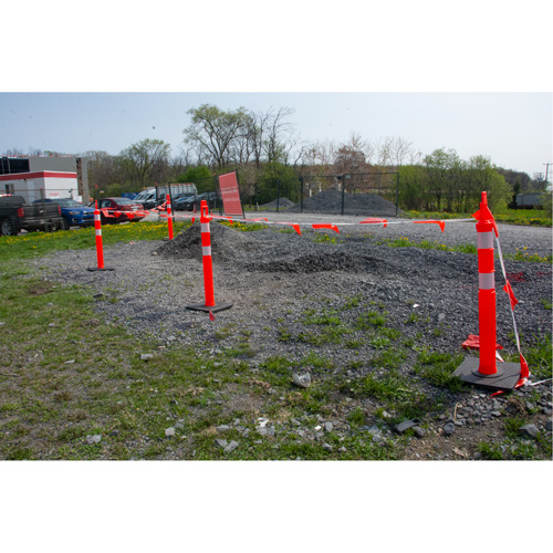 Poteau d&eacute;lin&eacute;ateur de qualit&eacute; sup&eacute;rieure, 42" h, Orange Pronet Distribution