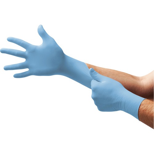 Gants d'examen XC-310 Xceed, Grand, Nitrile, 4,3 mils, Sans poudre, Bleu, Classe 2 Pronet Distribution