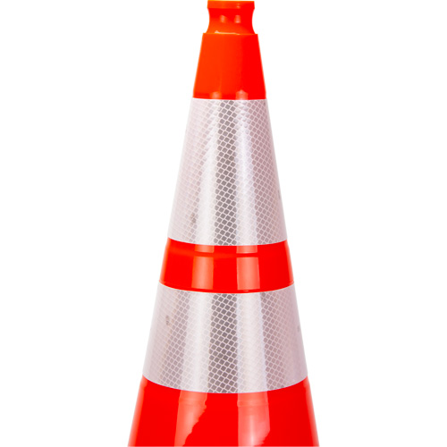 C&ocirc;ne de signalisation de premi&egrave;re qualit&eacute;, 28", Orange, Bande(s) r&eacute;fl&eacute;chissante(s) 4" & 6" Pronet Distribution