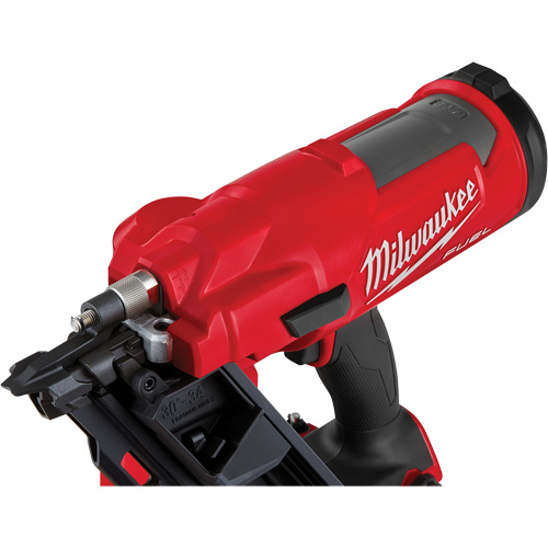 Ensemble de cloueuse de charpente &agrave; 30 degr&eacute;s M18 Fuel, 18 V, Lithium-ion Pronet Distribution