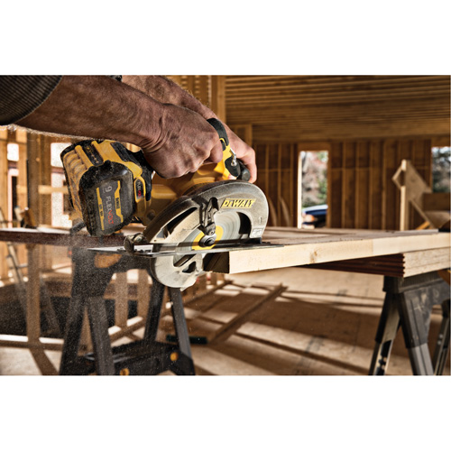Scie circulaire sans balai Flexvolt Max avec frein &eacute;lectrique (outil seulement), 7-1/4", 60 V Pronet Distribution