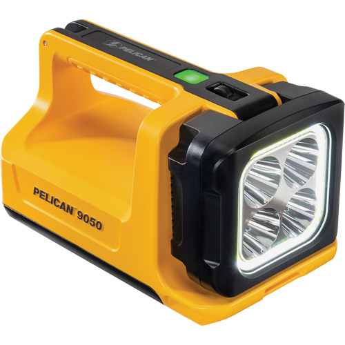 Lampe de poche lanterne haute performance 9050, DEL, 3369 lumens, 2,75 hres de fonctionnement, piles Rechargeable/AA, Compris Pronet Distribution