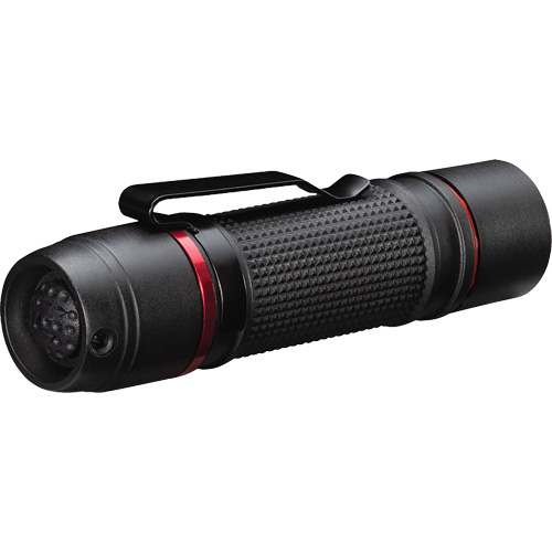 Lampe de poche &agrave; deux modes d'optique PX9, DEL, 750 lumens, Piles AAA Pronet Distribution
