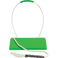 Cale de roue pour avion Checkers Safety SafeRay avec poign&eacute;e ergonomique &agrave; cordage en boucle, Ur&eacute;thane, Vert fluorescent, 24" la x 8" p x 6" h Pronet Distribution