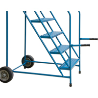 Escabeau roulant avec rails pour acc&egrave;s &agrave; une remorque, 4 marches, Largeur de la marche 22", Hauteur de la plateforme 37", Acier Pronet Distribution