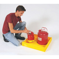 Flexible Ultra-Utility Tray, 12" lo x 12" la x 4,8" h, Cap. de d&eacute;versement 1,5 gal. US Pronet Distribution
