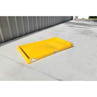 Ultra-Containment Tray&reg;, 54" L x 29.8" W x 3.5" H, 16.5 US gal. Spill Capacity Pronet Distribution