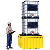 Palette antid&eacute;versement avec drain Ultra-IBC Spill Pallet , Capacit&eacute; de d&eacute;versement 400 gal. US, 58,75" x 58,75" x 33" Pronet Distribution