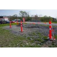 Poteau d&eacute;lin&eacute;ateur de qualit&eacute; sup&eacute;rieure, 42" h, Orange Pronet Distribution