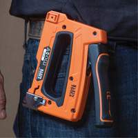 Agrafeuse pour c&acirc;blage libre, Agrafes 5/16"/1/4"/11/32" Pronet Distribution